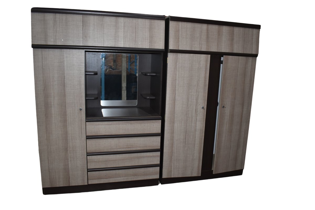 3-Door Wardrobe with Mirror 2